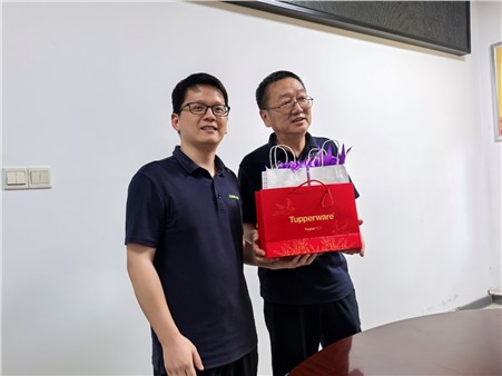 致敬韶華，感恩同行 